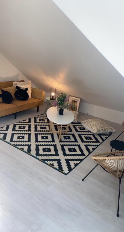 Logement Convivial, Charmant Et Spacieux サン・マルセル エクステリア 写真